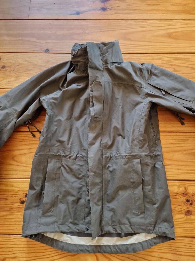 Carinthia regenjas maat S, Verzamelen, Militaria | Algemeen, Ophalen of Verzenden, Landmacht, Nederland, Kleding of Schoenen