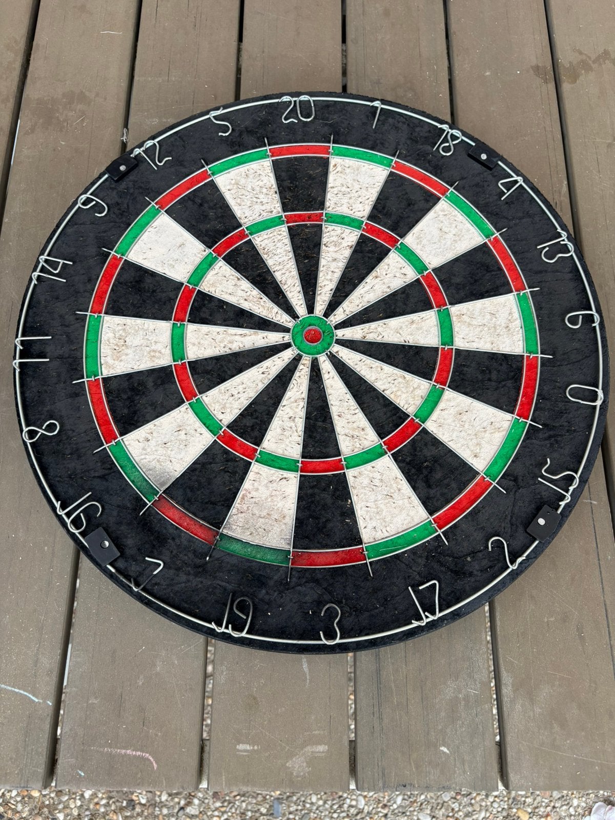 Dart board + 3 sets pijlen, Ophalen, Gebruikt, Dartbord