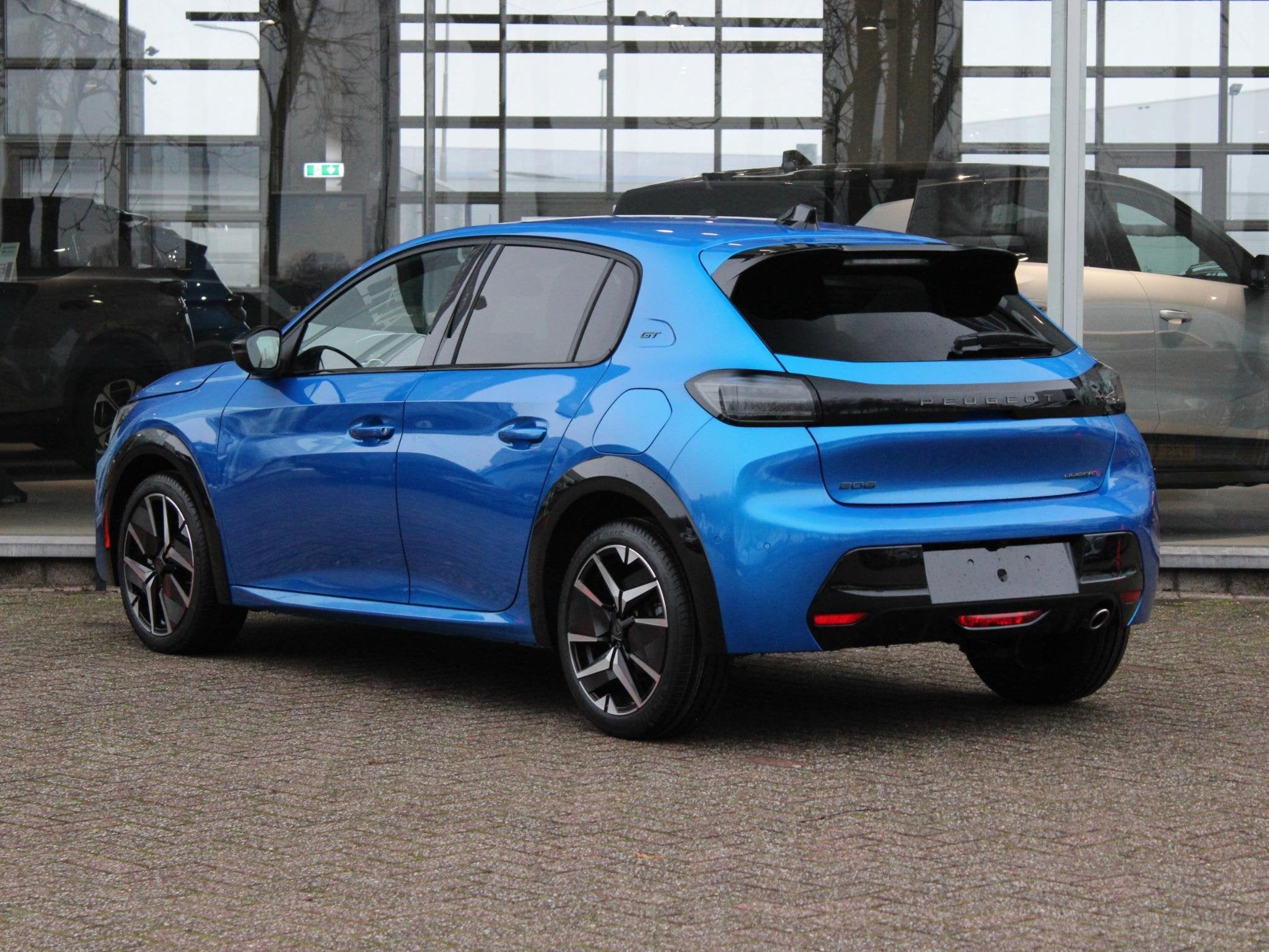 Peugeot 208 1.2 Hybrid 110 e-DCS6 GT VOORRAAD KORTING, Auto's, Peugeot, 12 maanden, 1203 kg, 1199 cc, Blauw