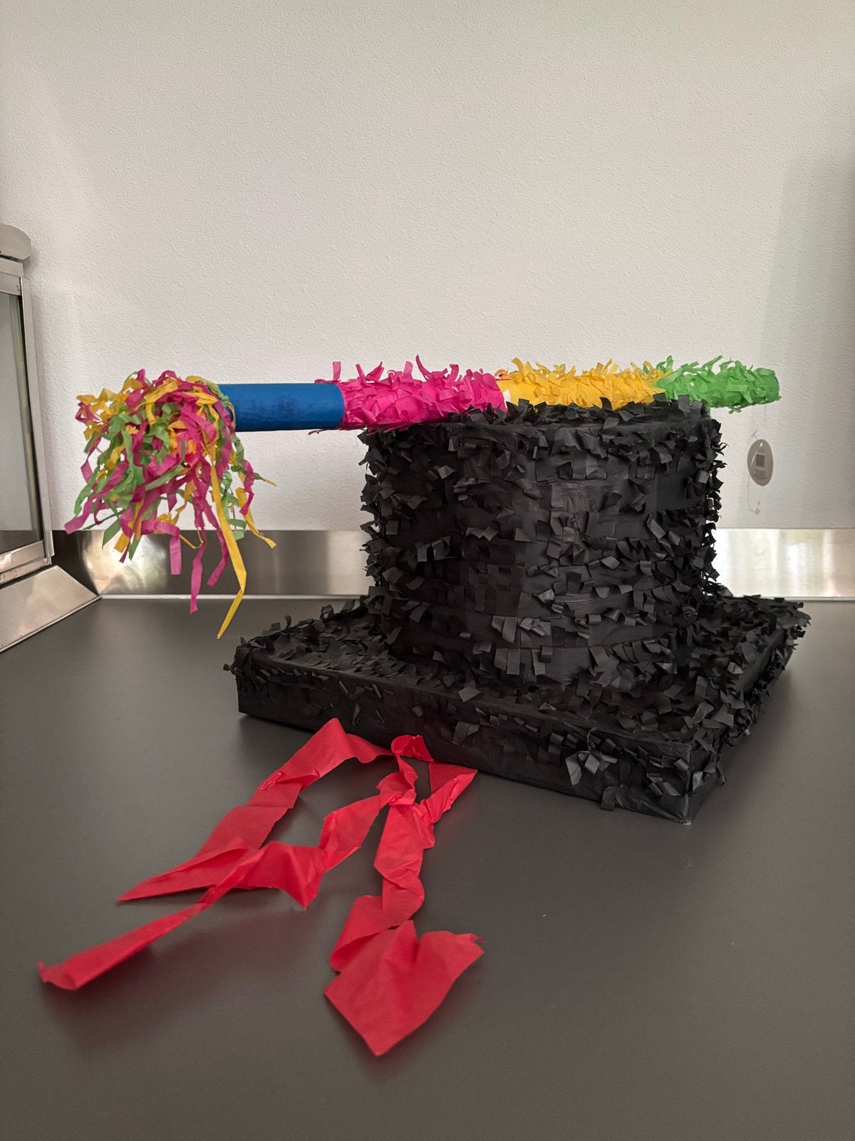 Afstudeerhoed Pinata - Feestelijke Decoratie, Hobby en Vrije tijd, Feestartikelen, Ophalen of Verzenden, Nieuw, Feestartikel, Overige