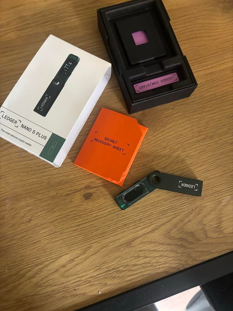 Ledger Nano S Plus - Veilige Crypto Hardware Wallet, Ophalen, Zo goed als nieuw, 1 GB of minder