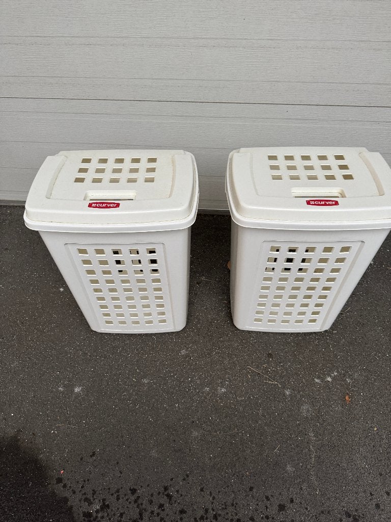 2 Curver wasmanden / wasboxen wit met klepdeksel, Huis en Inrichting, Badkamer | Badtextiel en Accessoires, Ophalen, Gebruikt