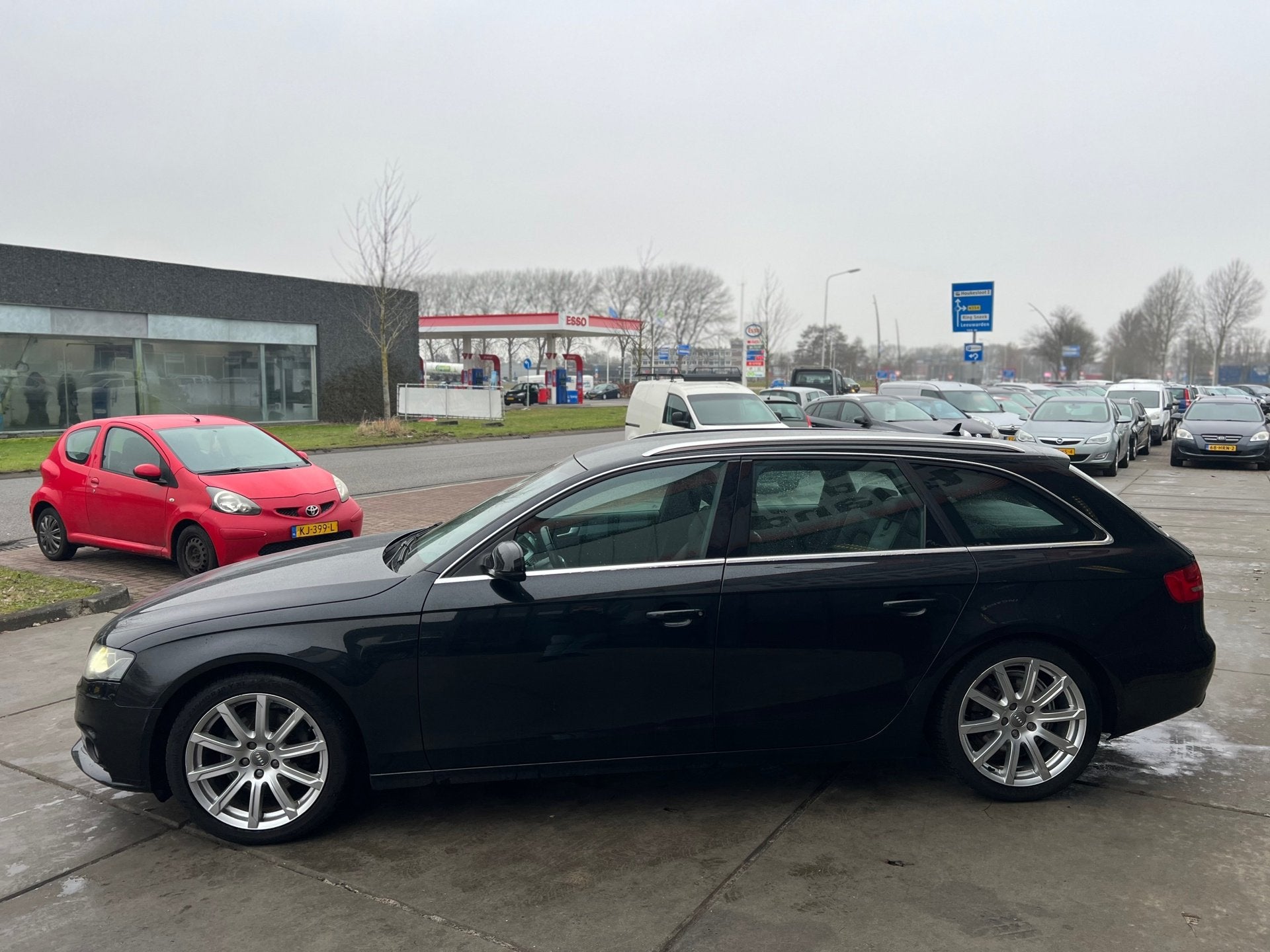 Audi A4 Avant 1.8 TFSI quattro S Line edition - Leer - Clima, Auto's, Audi, 13 km/l, Euro 5, 1525 kg, Gebruikt