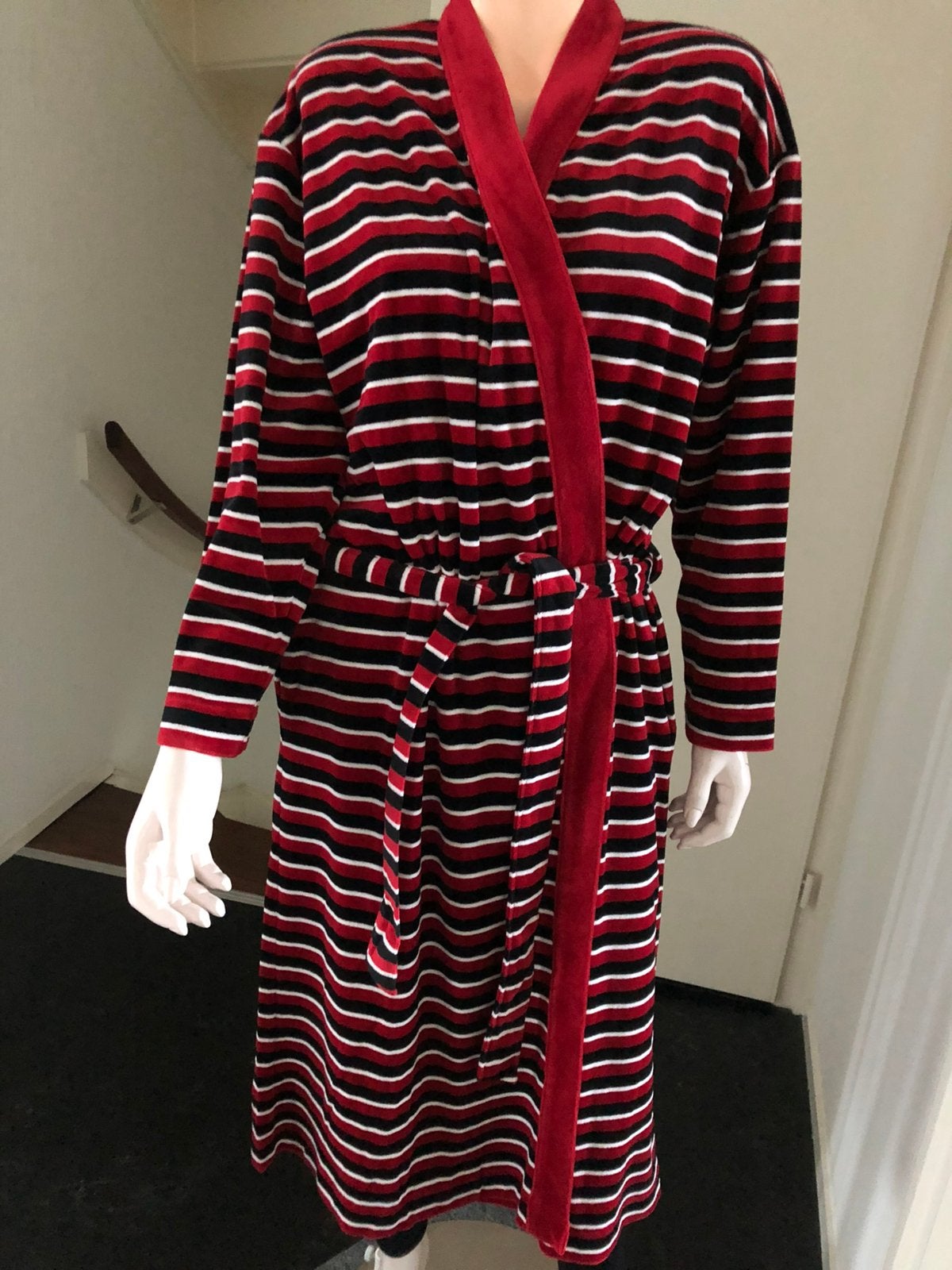 Kleinmann. Nieuwe ochtendjas met kaartje mt.M., Kleding | Dames, Ophalen of Verzenden, Nieuw, Maat 38/40 (M)