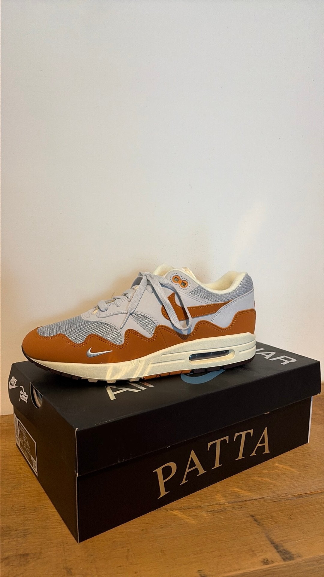 Nike Air Max 1 x Patta 'Waves - Monarch' 42.5, Ophalen of Verzenden, Nieuw, Overige kleuren