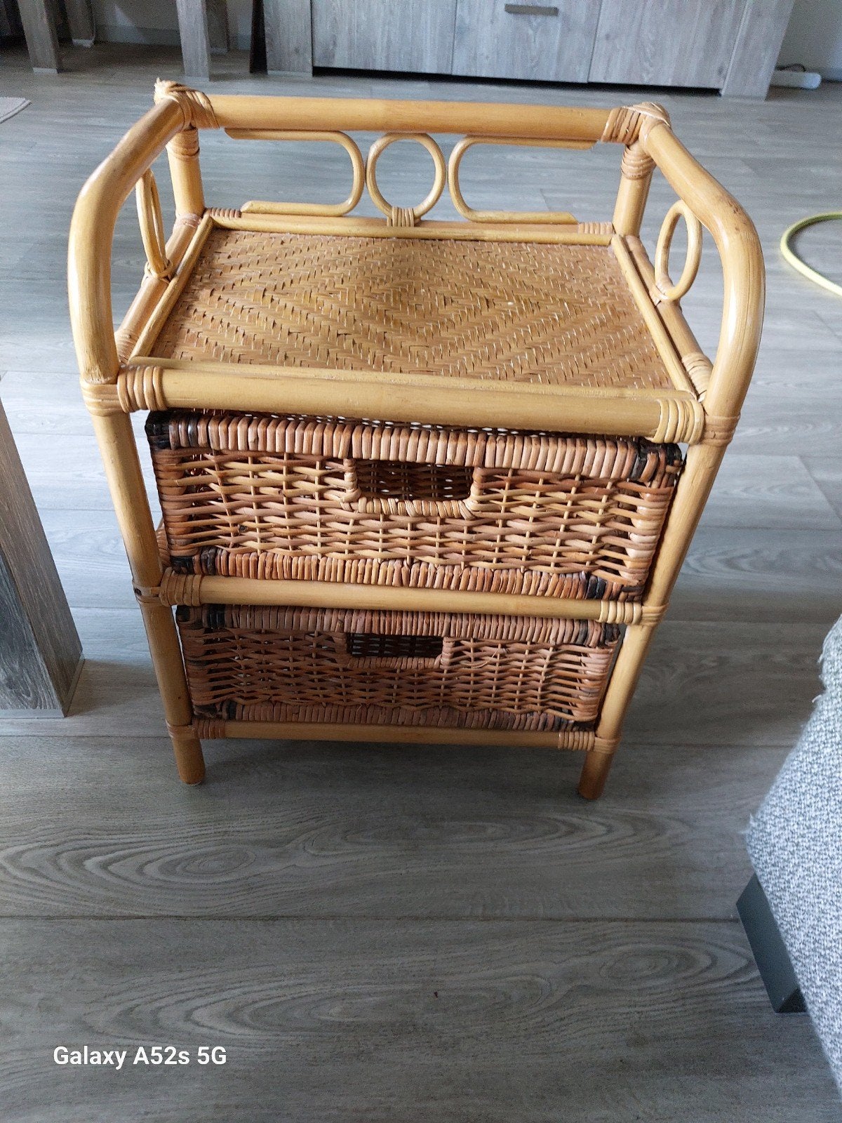 bamboe rieten  2 laden kastje., Ophalen