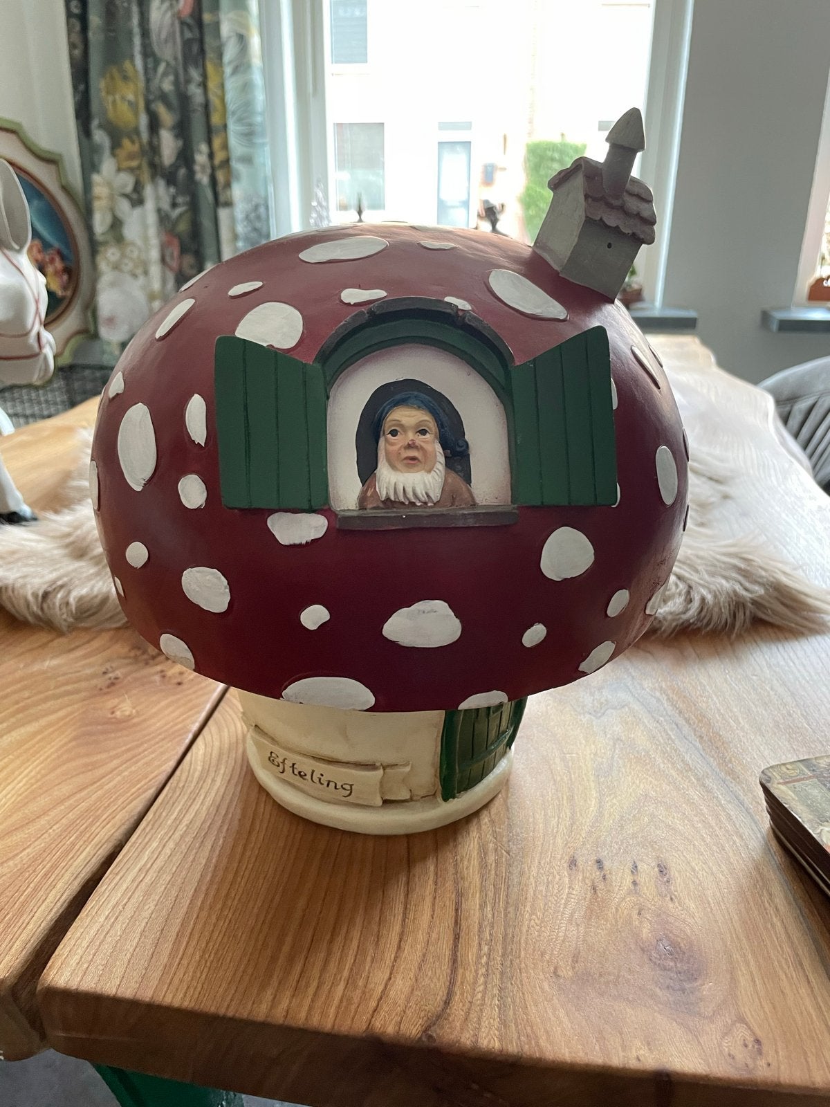 Efteling tuinbeeld paddenstoel met kabouter uit 2011, Ophalen, Zo goed als nieuw, Beeldje of Poppetje
