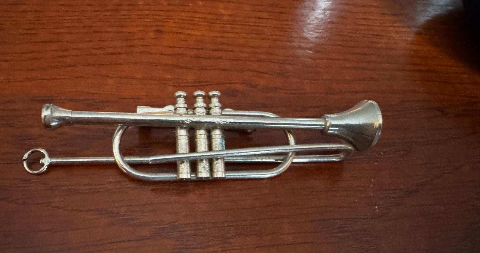 Vintage Trompet Speld - Muzikaal Sieraad, Overige materialen, 4 tot 7 cm, Ophalen of Verzenden, Zo goed als nieuw