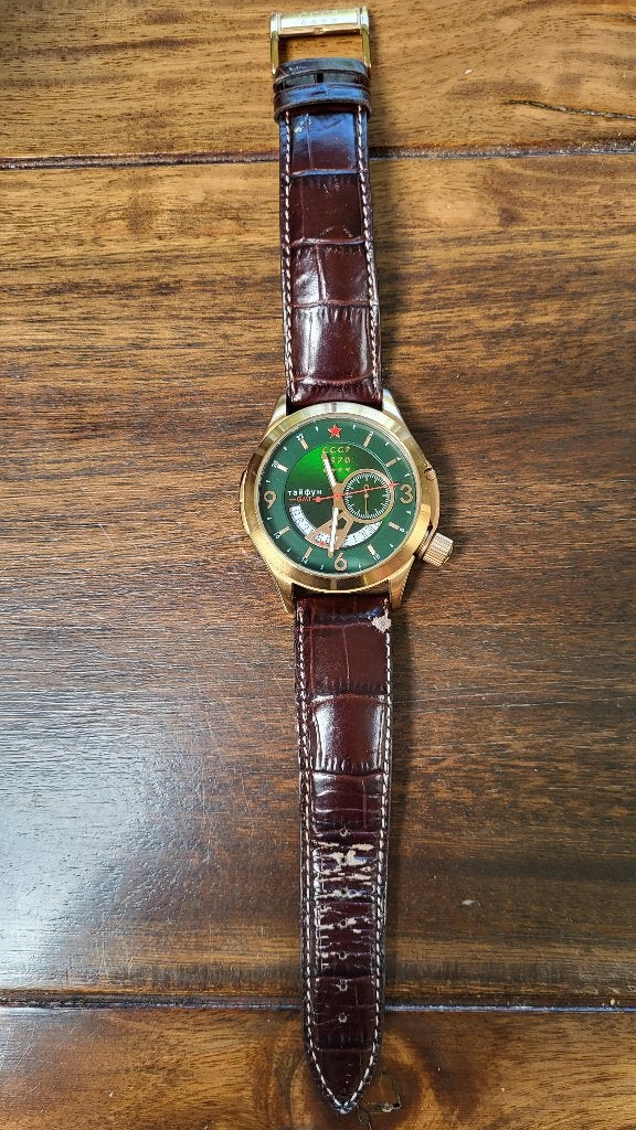 Horloge SHCHUKA CCCP, Ophalen of Verzenden, Gebruikt, Leer, Overige merken