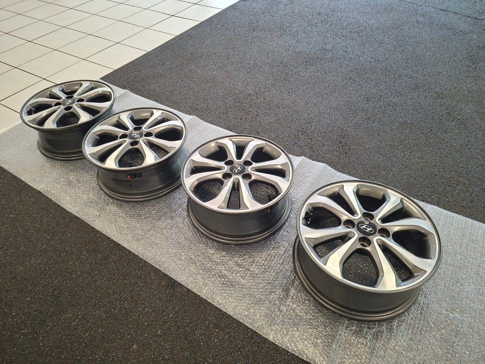 15 inch originele Hyundai I20 velgen incl TPMS, Auto-onderdelen, Ophalen, 15 inch, Velg(en), 185 mm