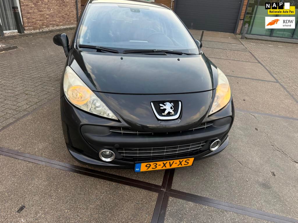 Peugeot 207 1.6 HDI XS Pack, Gebruikt, 4 cilinders, Automatische klimaatregeling, Zwart