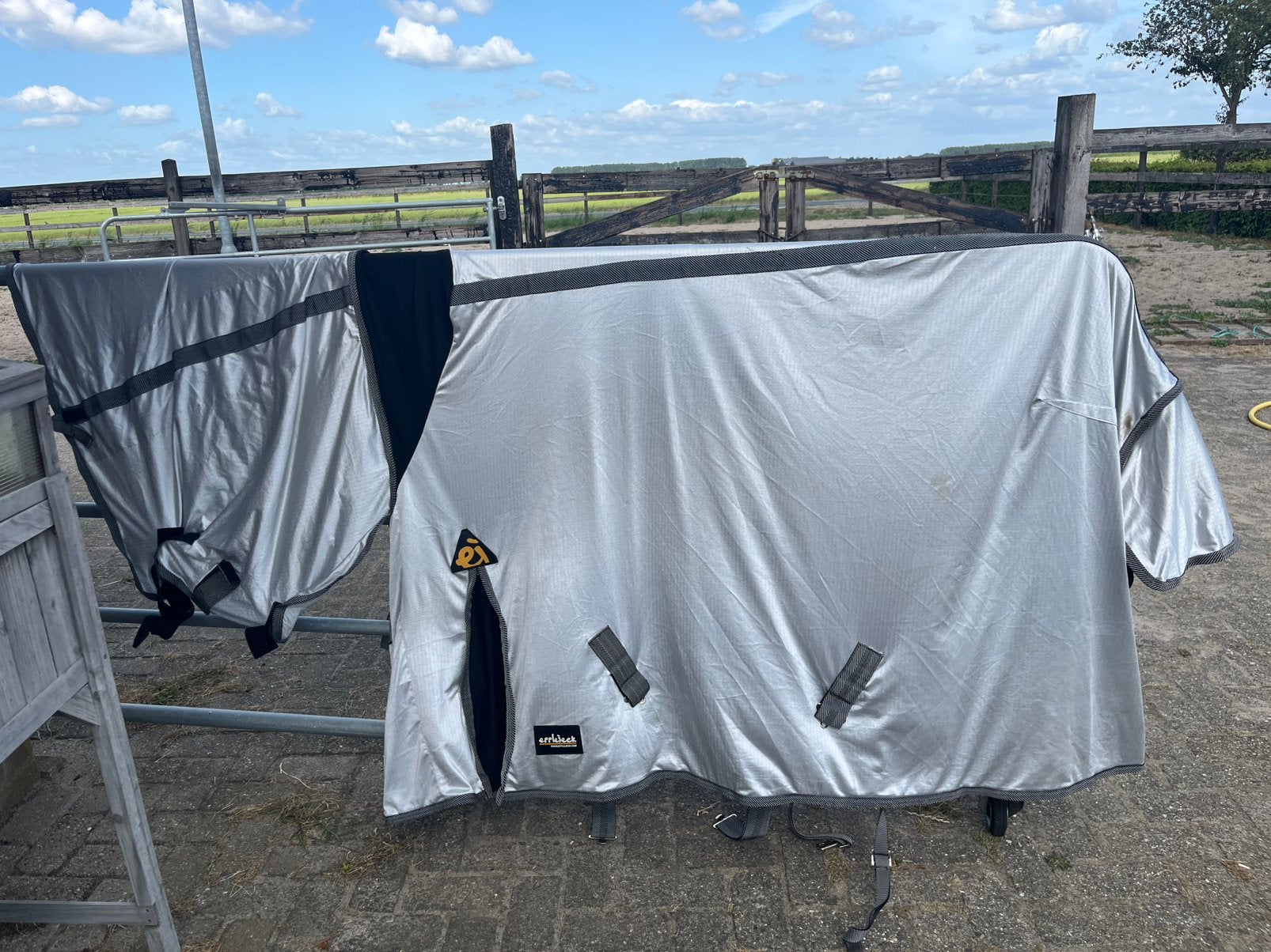 Vliegendeken met hals epplejeck 145/190, Dieren en Toebehoren, Paarden en Pony's | Dekens en Dekjes, Ophalen of Verzenden, Gebruikt