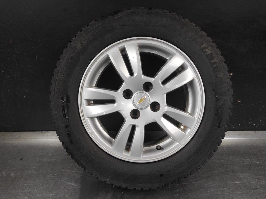 Velgen set + banden Chevrolet Aveo (195-65-R15), Gebruikt, 15 inch, Banden en Velgen, Ophalen of Verzenden
