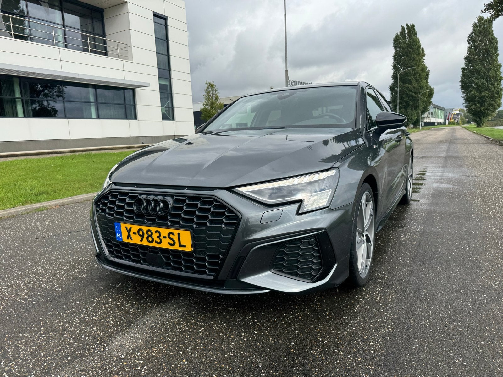 Audi A3 Sportback35TFSI S-Line|PANO|MATRIX|APPLE|BLACK OPTIC, 1498 cc, 1295 kg, 4 cilinders, 690 kg