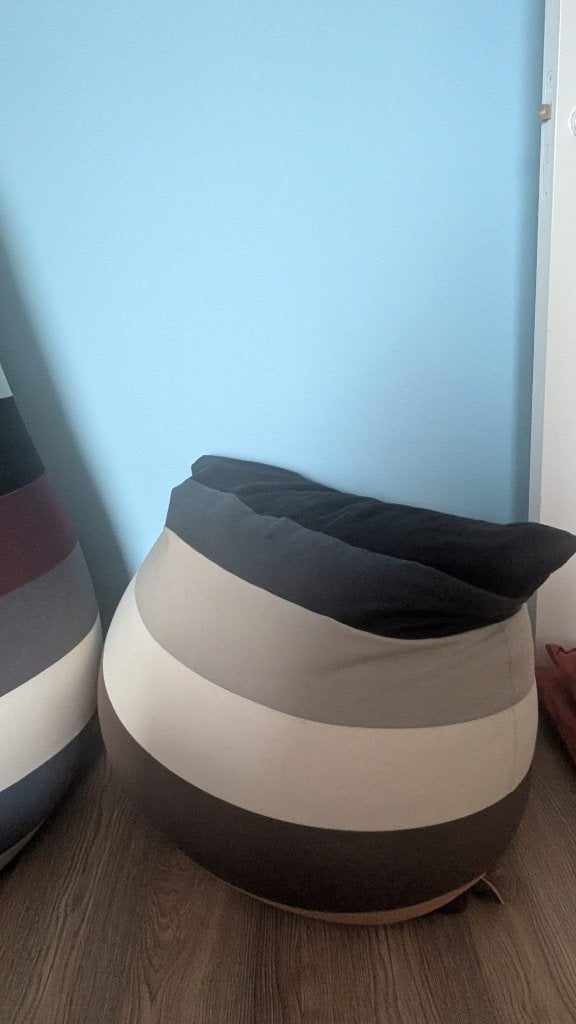 Bean bags for sale, Huis en Inrichting, Zitzakken, Ophalen, Gebruikt, Meerkleurig, Zitzak