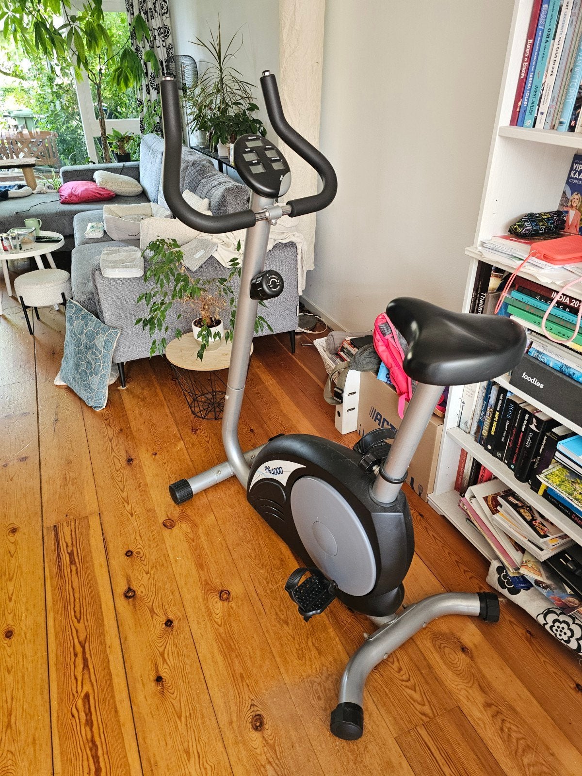 Hometrainer mg4000, Ophalen, Gebruikt, Metaal, Benen