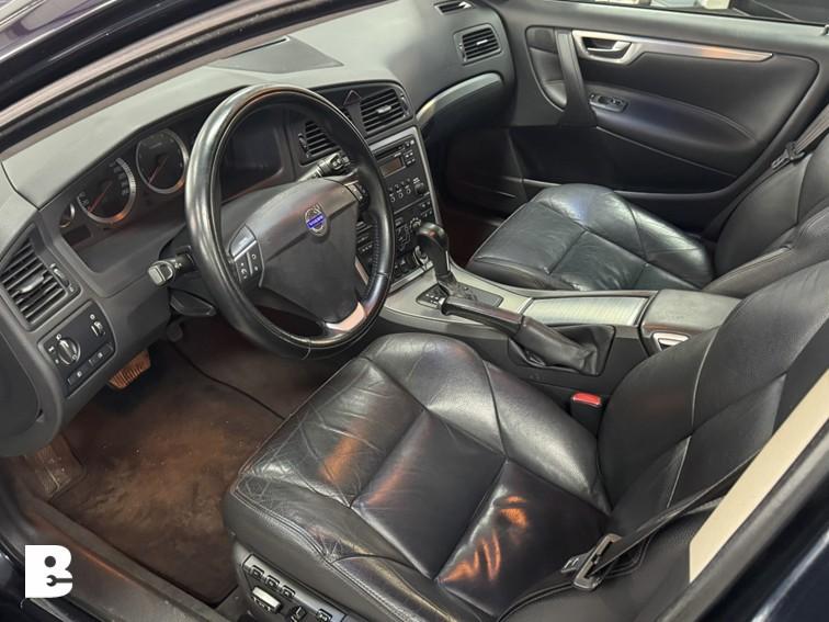 Volvo V70 2.5T Edition Sport, Auto's, Blauw, 2521 cc, Euro 4, Onderhoudsboekje