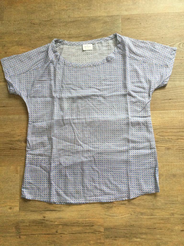 Hartford lichtblauwe blouse met motief, maat M, Ophalen of Verzenden, Zo goed als nieuw, Maat 38/40 (M), Blauw