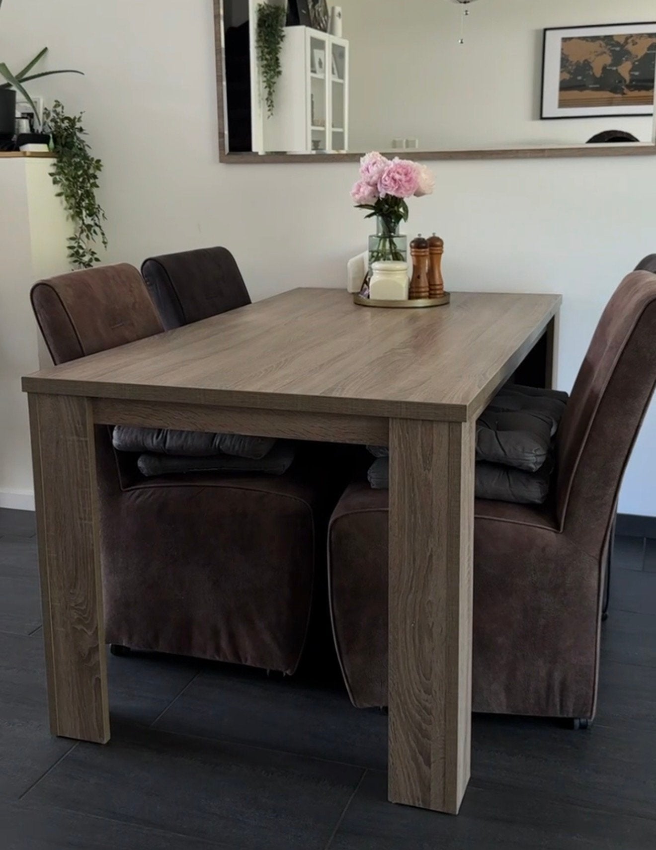 Eettafel met houtlook afwerking | MDF, Huis en Inrichting, Tafels | Eettafels, Ophalen, 50 tot 100 cm, Zo goed als nieuw, 150 tot 200 cm