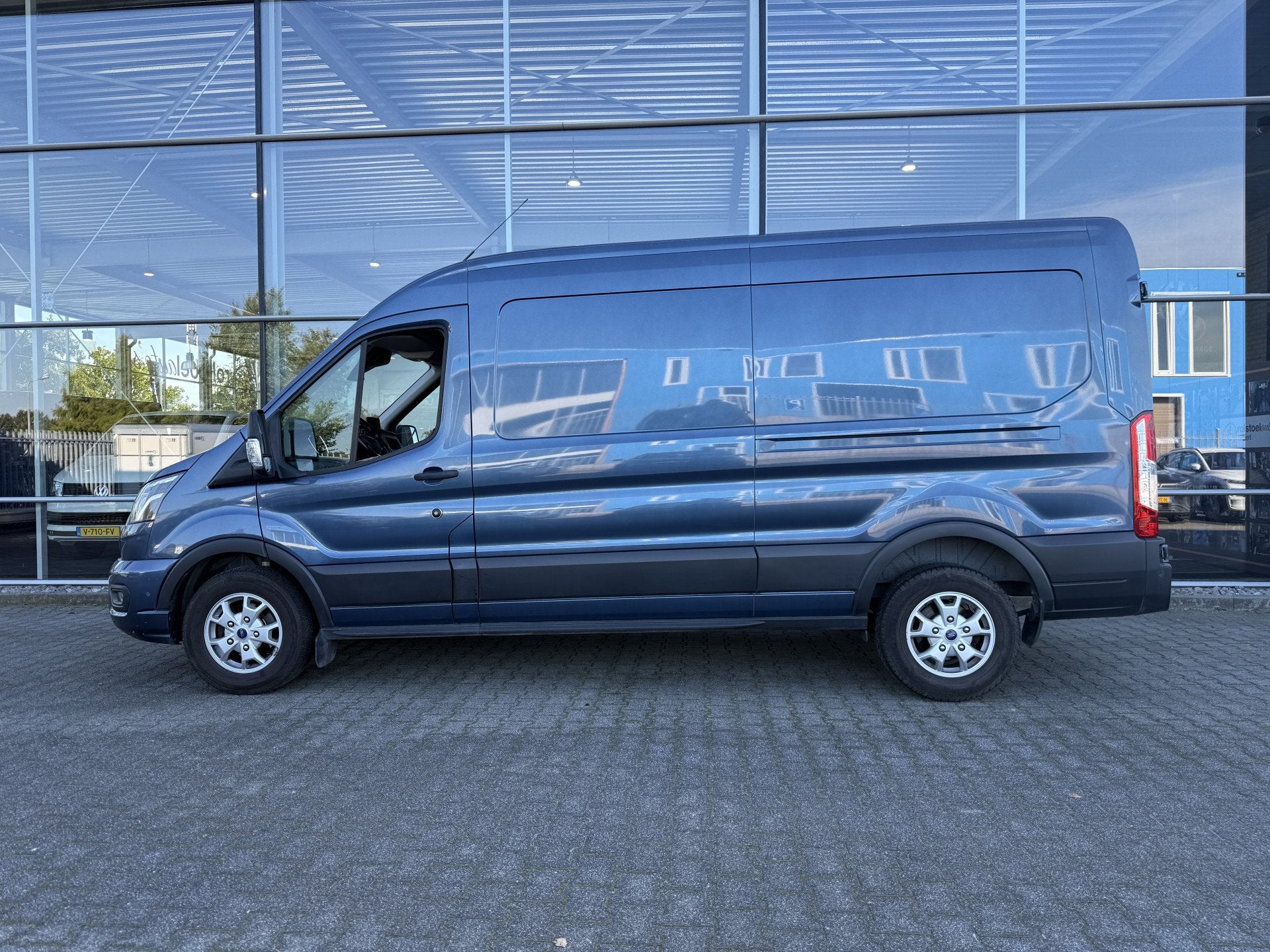 Ford Transit 5+1 Rolstoelbus 350 2.0 TDCI L3H2 Limited (Prac, 2081 kg, 4 cilinders, 1850 kg, Blauw