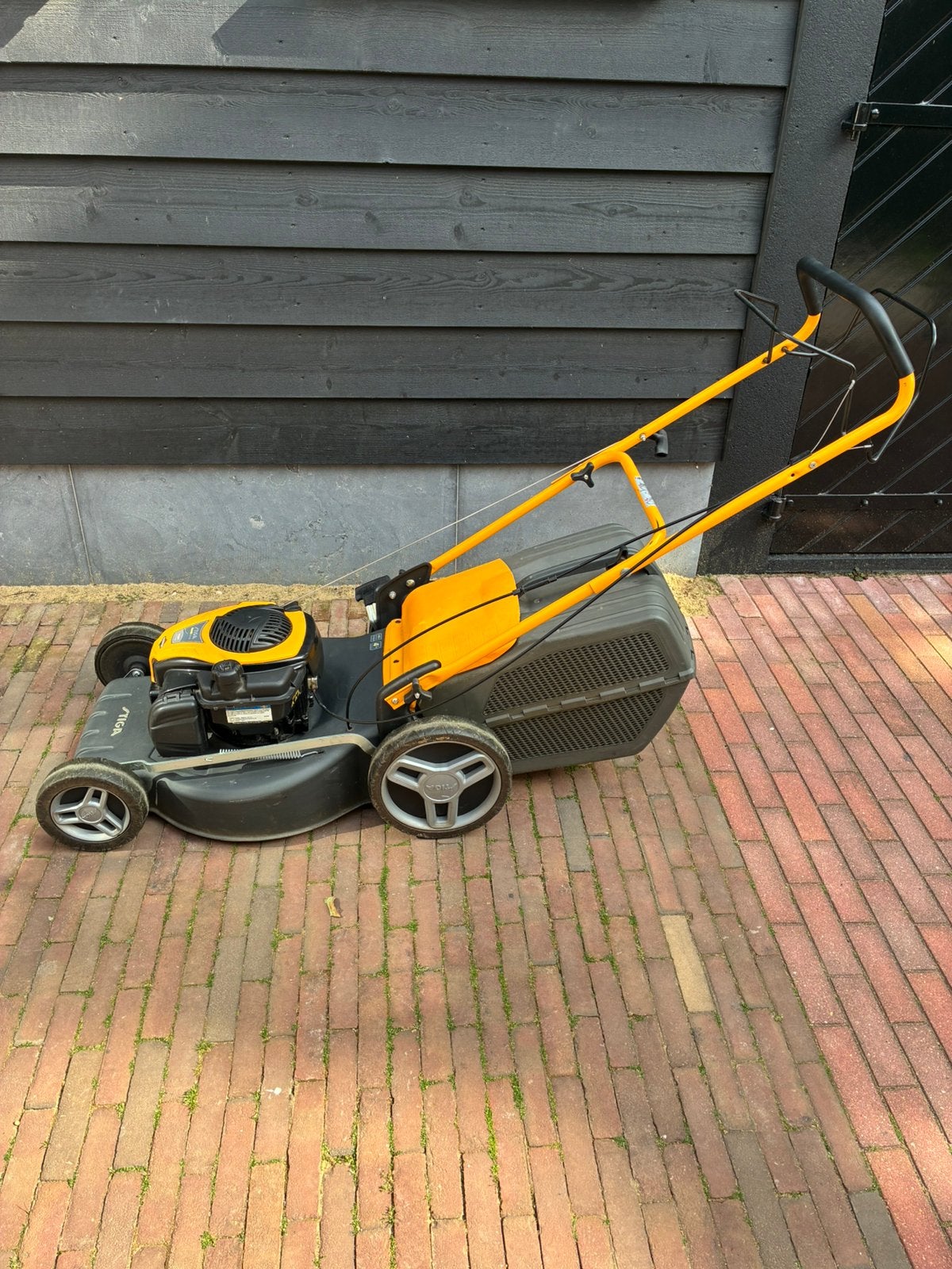 Stiga combi 53 SQ B benzine grasmaaier, Tuin en Terras, Grasmaaiers, Ophalen, Zo goed als nieuw, Benzine-grasmaaier, 50 cm of meer