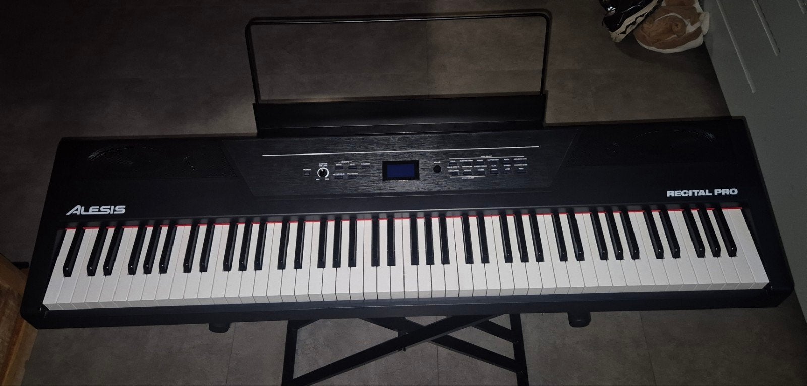 Alesis Recital Pro - Volledige nieuwstaat - scherpe foto's, Overige merken, 88 toetsen, Verzenden, Zo goed als nieuw