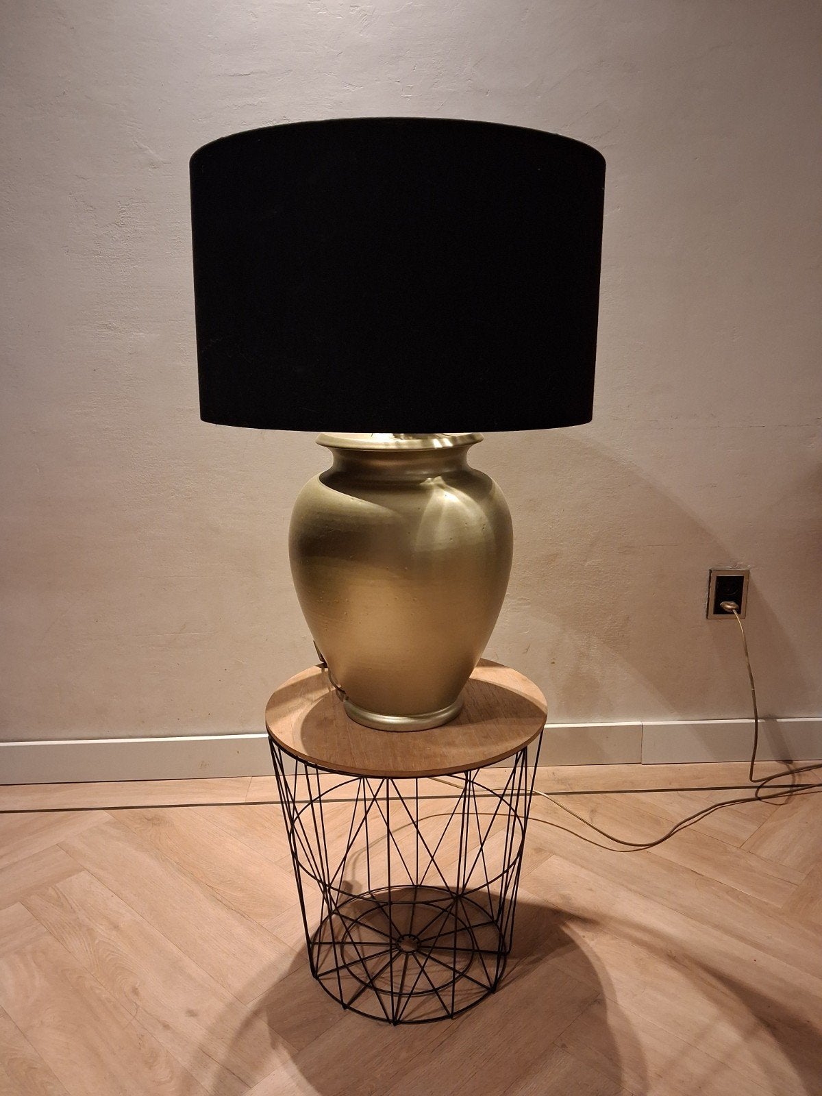 Stijlvolle tafellamp 70cm champagne/²goud kleur + zwarte Kap, Ophalen, Gebruikt, Goud, Met kap