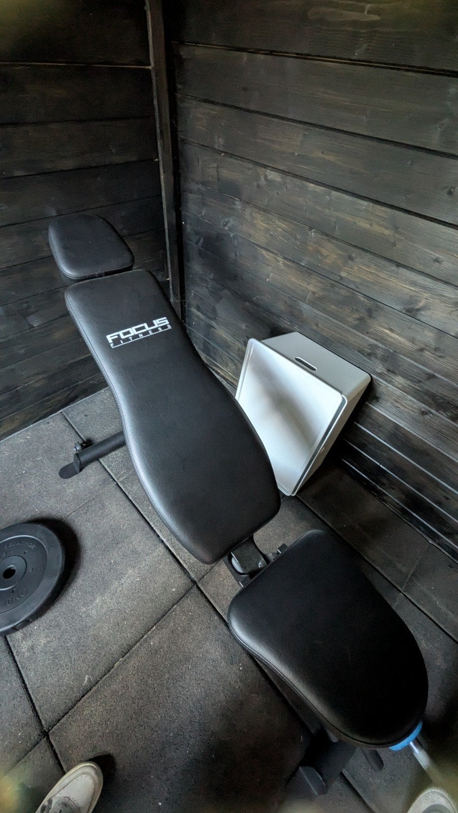 Focus Fitness Force 50 trainingsbank - verstelbaar, Ophalen, Zo goed als nieuw, Benen, Fitnessbank