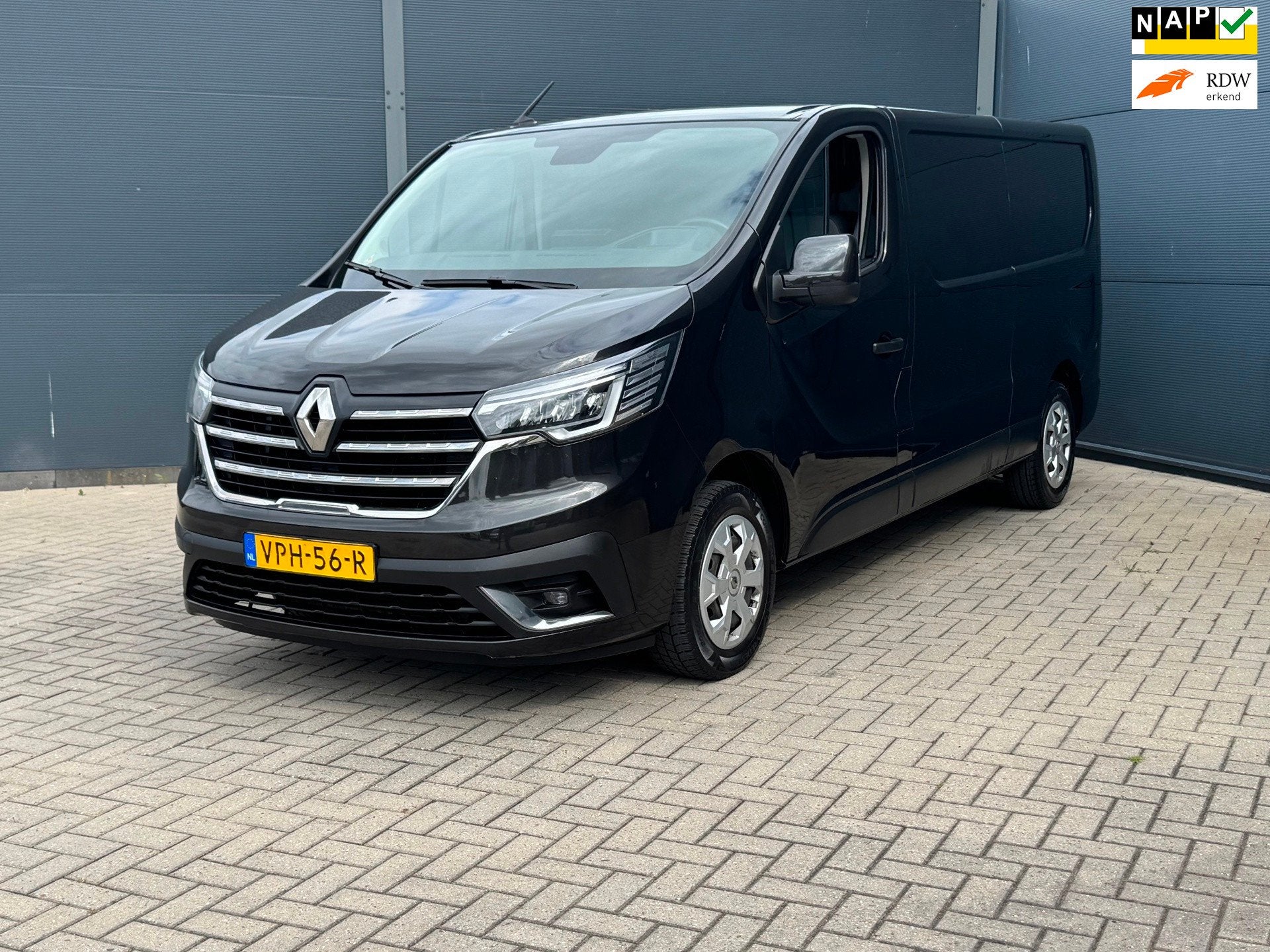 Renault Trafic 2.0 dCi 130 T30 L2H1 / nwe model / Carplay /, Voorwielaandrijving, Gebruikt, Euro 6, 4 cilinders