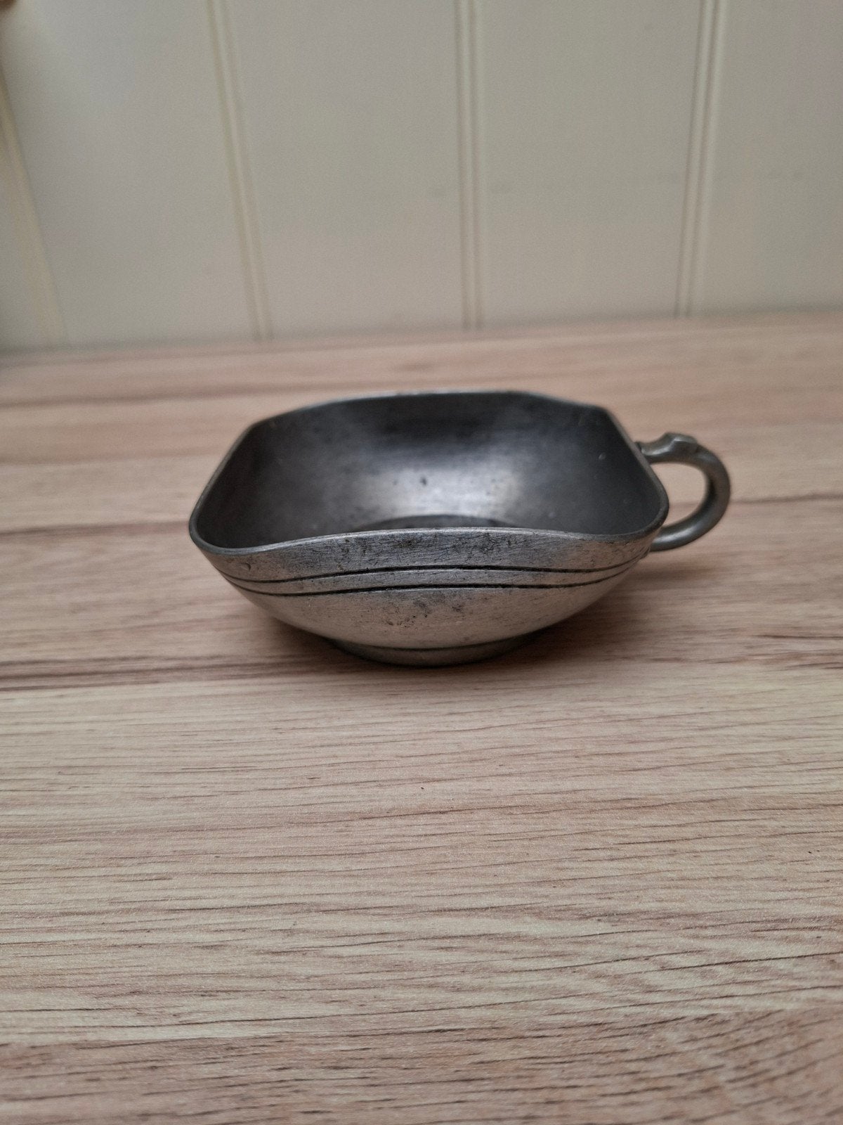 Antiek tinnen schaaltje met handvat, ca. 10x11 cm, Ophalen of Verzenden