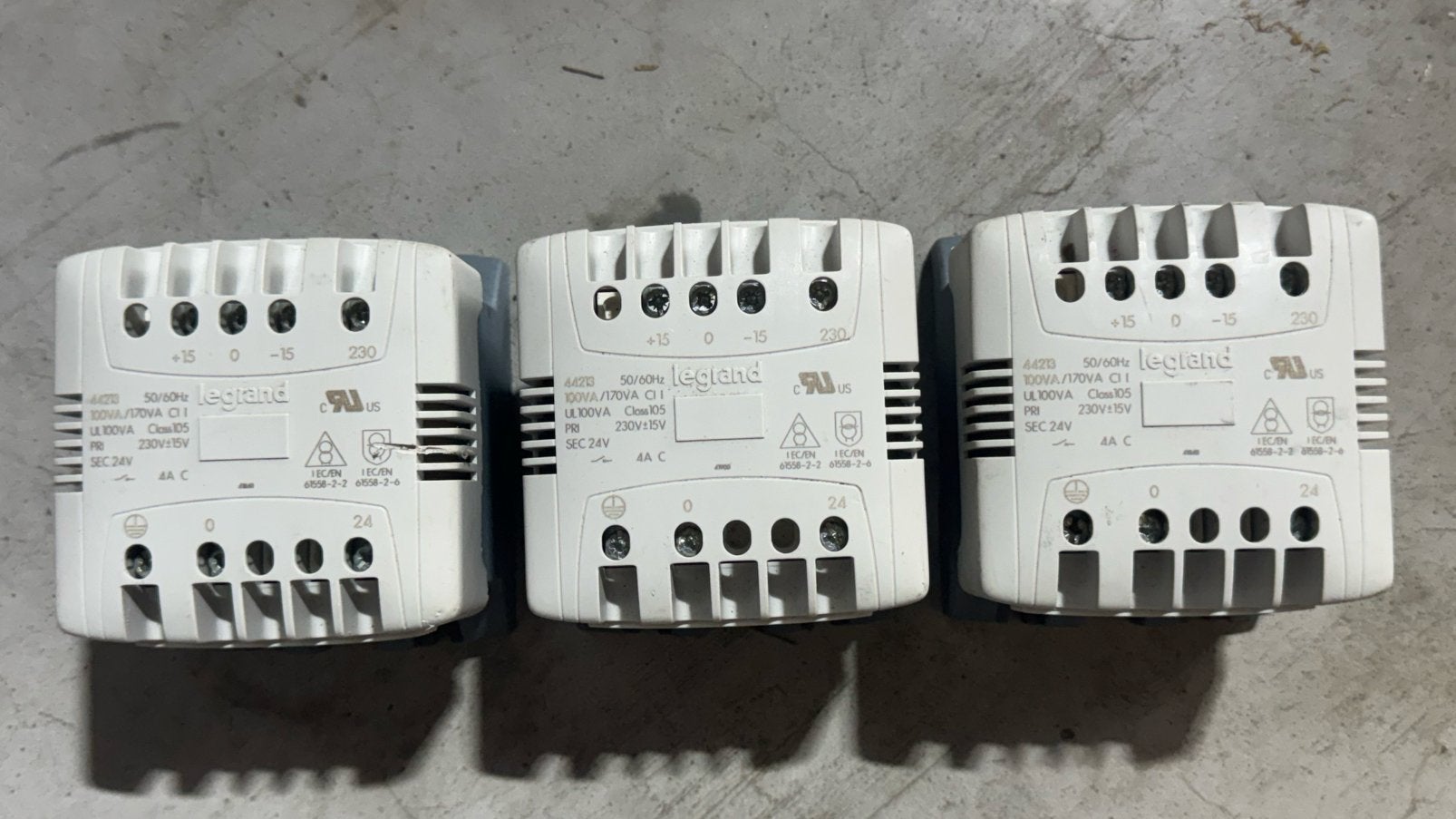 Legrand 044213 stuur/veiligheidstrafo 100VA 230/400V  24V, Gebruikt, Legrand, Contact@legrand.fr, Overige typen