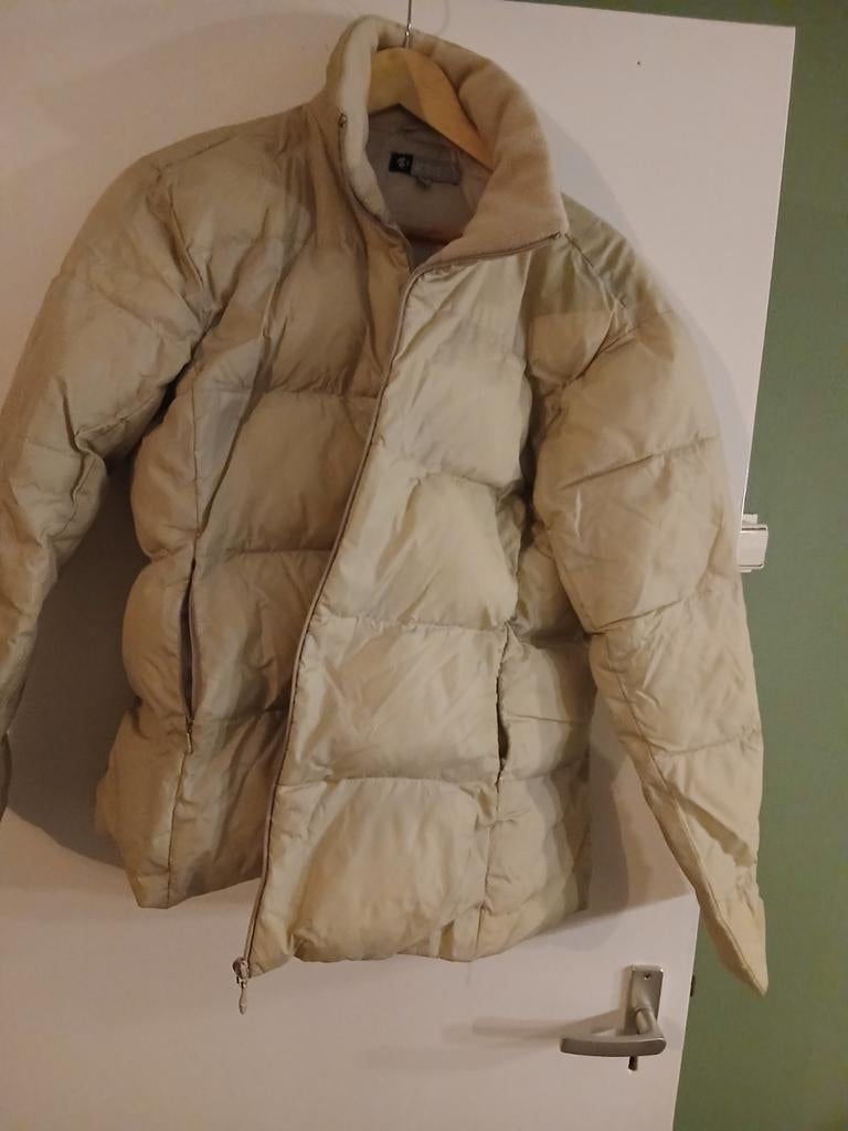 40 maat  gratis, Kleding | Dames, Jassen | Winter, Ophalen of Verzenden, Zo goed als nieuw, Maat 38/40 (M), Zwart