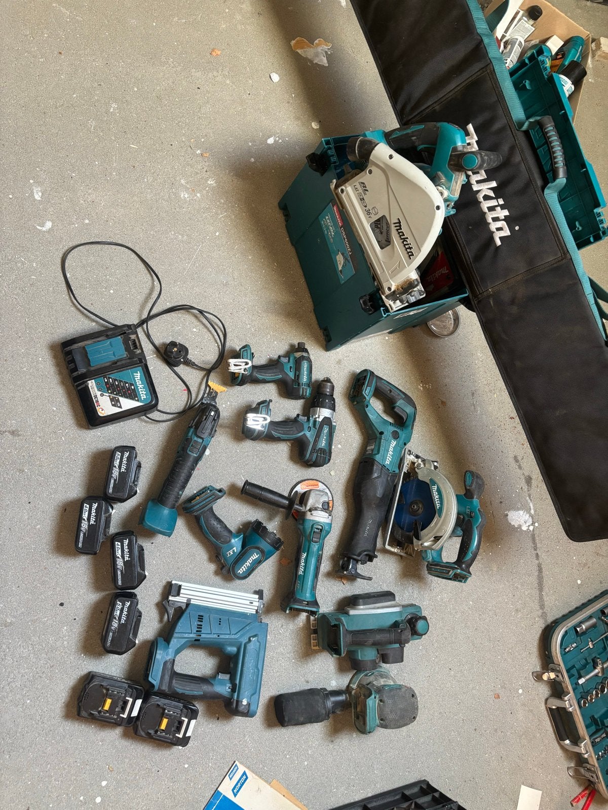 Grote partij Makita gereedschap met accu's en laders