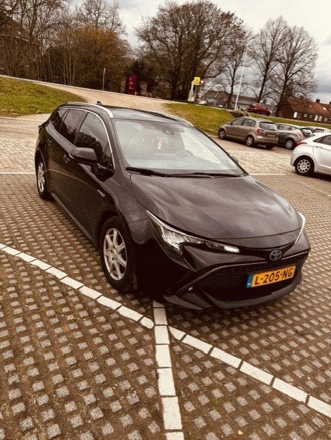 Toyota Corolla Touring 1.8 Hybrid automaat BTW auto, 4 cilinders, Stationwagon, Regensensor, Voorwielaandrijving