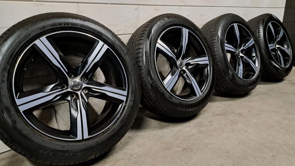 R-Design ixion velgen Volvo XC60 XC90 Lynk & Co 01 235/55/19, Auto-onderdelen, Banden en Velgen, Banden en Velgen, Zomerbanden