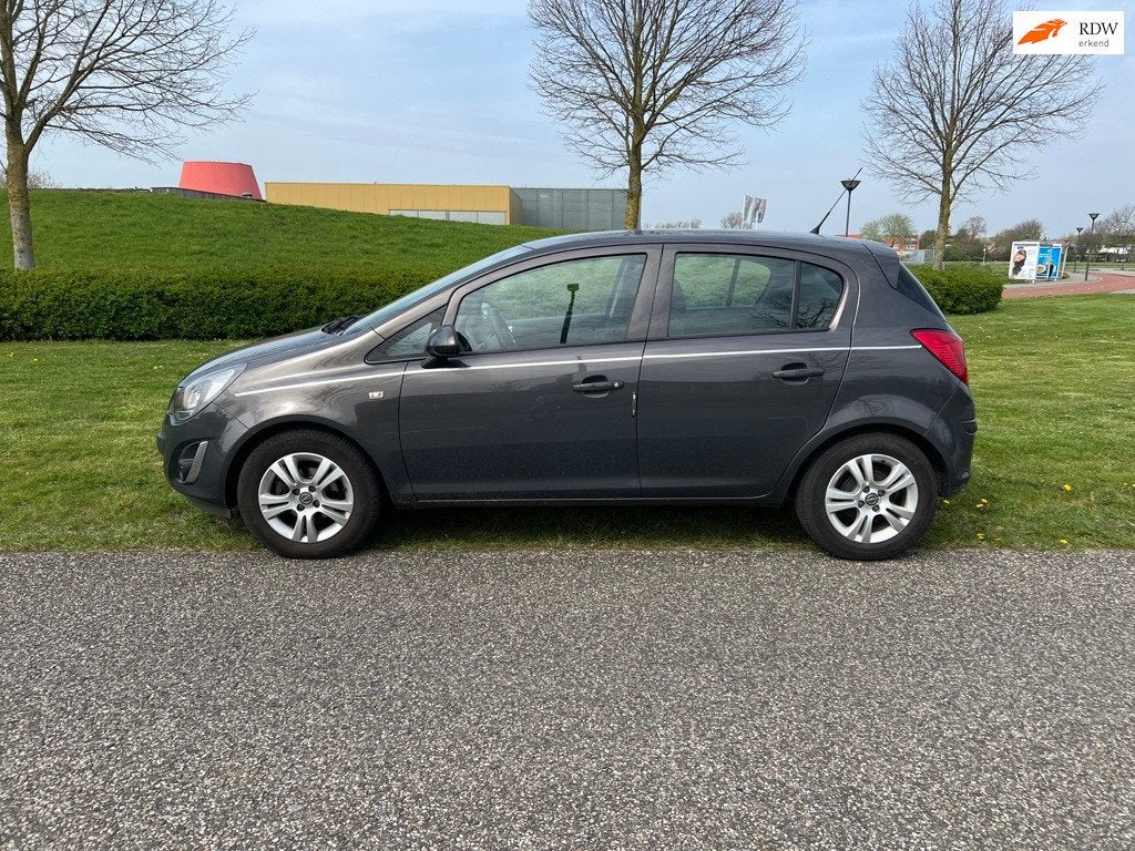 Opel Corsa 1.2-16V Design Edition AUTOMAAT, Auto's, Opel, Euro 5, Gebruikt, 750 kg, 4 cilinders