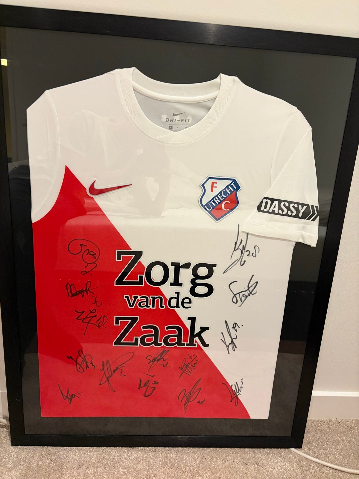 Ingelijst gesigneerd FC Utrecht shirt, Ophalen, Zo goed als nieuw, F.C. Utrecht, Shirt