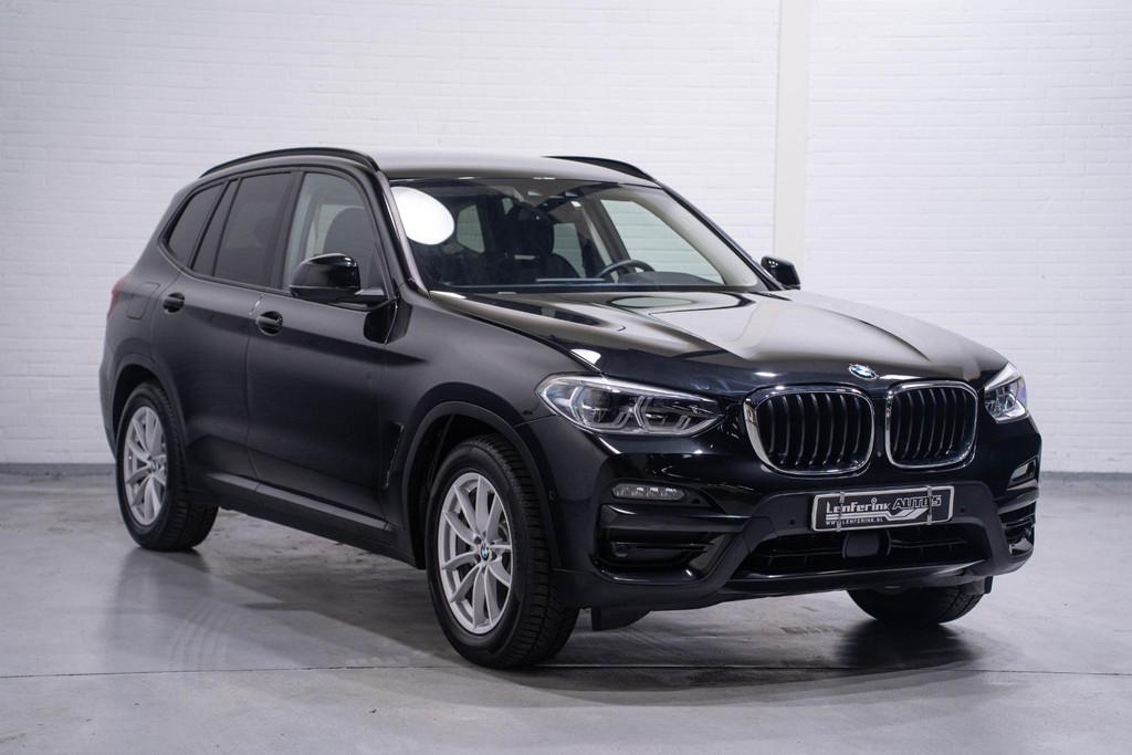 BMW X3 sDrive18d High Executive Nap Navi Camera 360 Apple Ca, Auto's, Achterwielaandrijving, Zwart, Bedrijf, Diesel