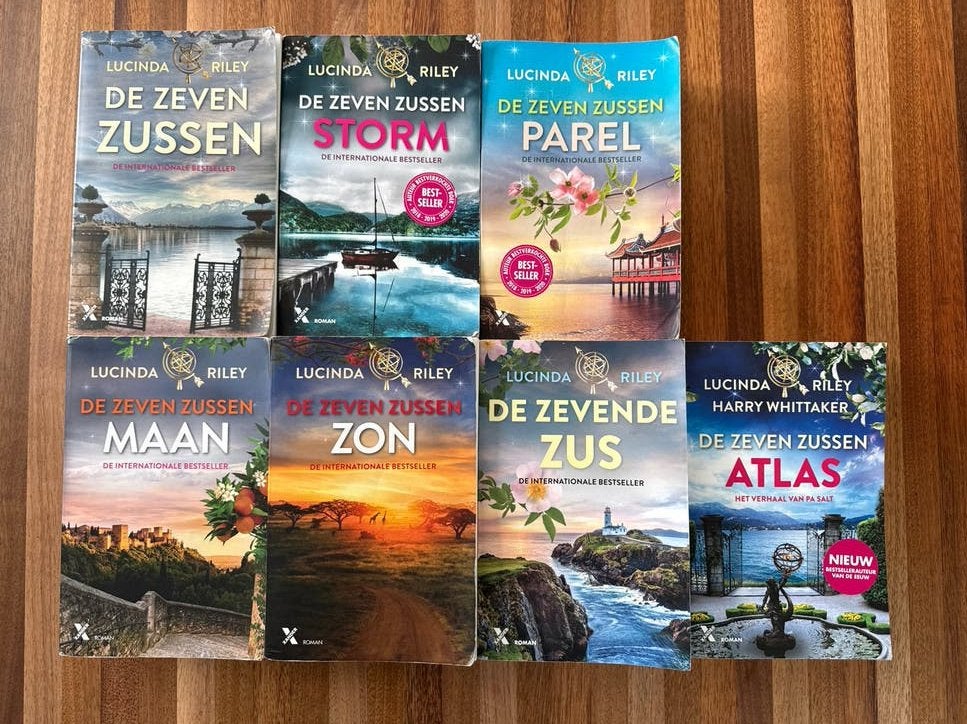 De Zeven Zussen serie - Lucinda Riley (7 boeken), Boeken, Ophalen of Verzenden, Gelezen