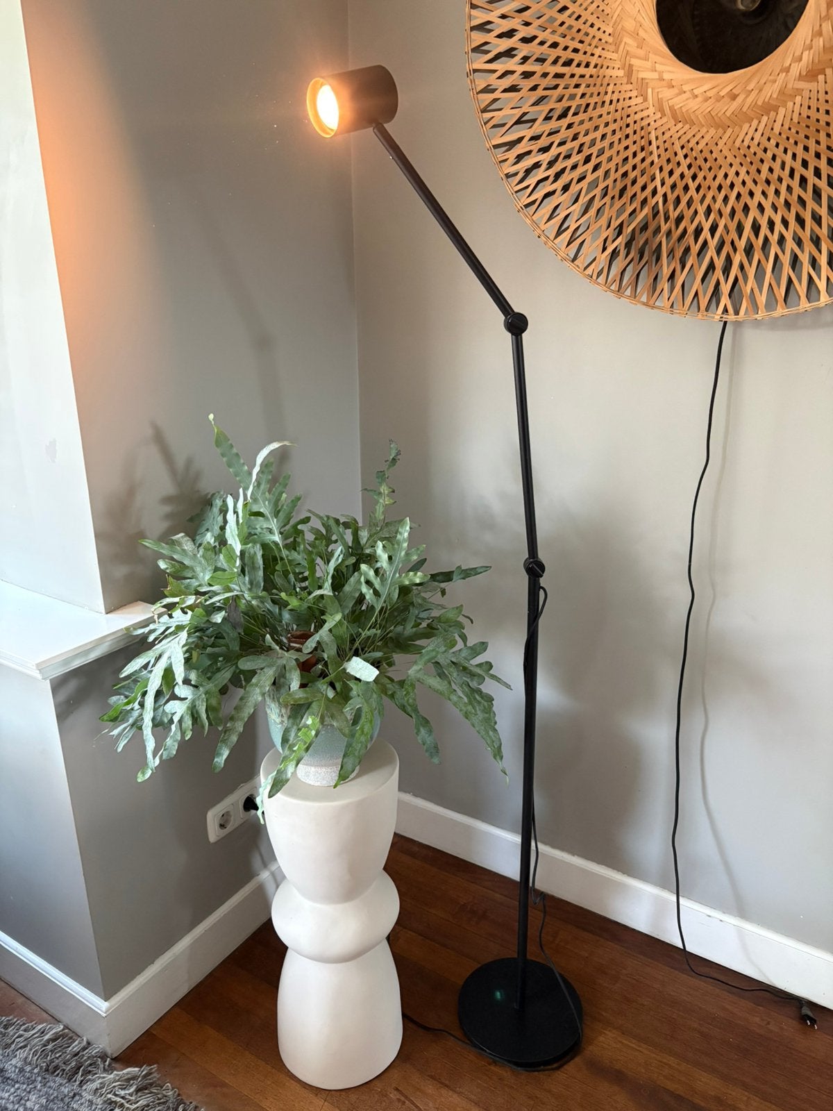 Stijlvolle zwarte staande lamp - Modern design, Ophalen, E27 (groot), Zo goed als nieuw, Metaal