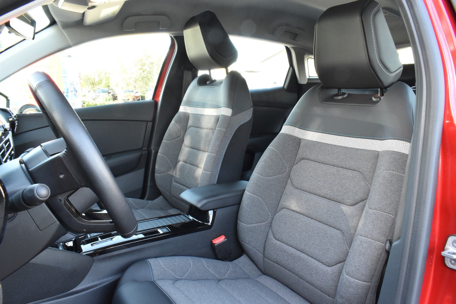 Citroën Ë-C4 Feel Pack 50 kWh | SOH 97% Navigatie | Airco, Auto's, Gebruikt, Zwart, 24 min, SUV of Terreinwagen