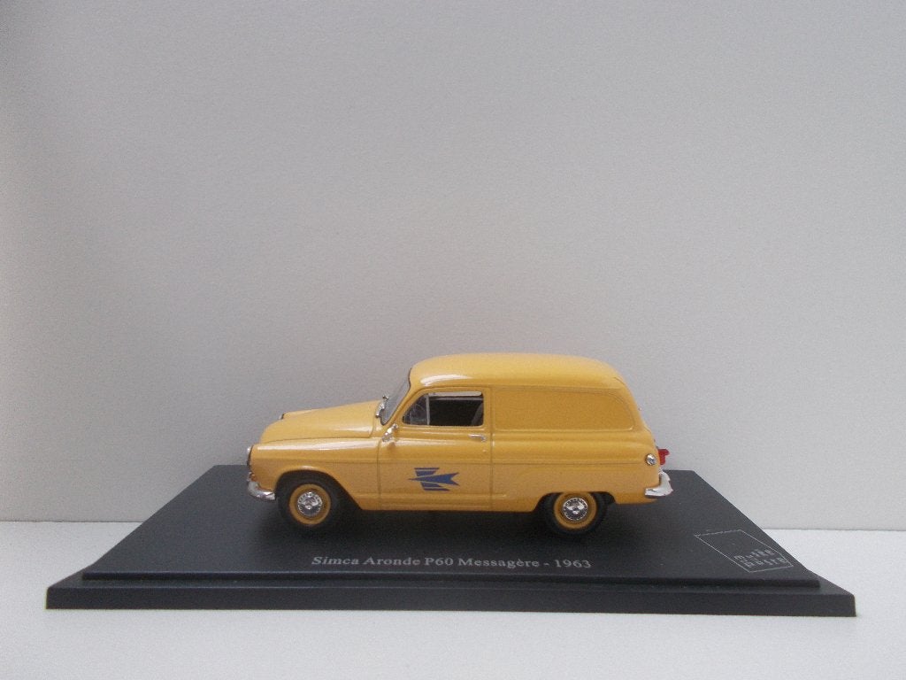 6114 Simca Aronde P60 Messagère 'La Poste' Universal Hobbies, Hobby en Vrije tijd, Ophalen of Verzenden, Gebruikt, Auto, Universal Hobbies