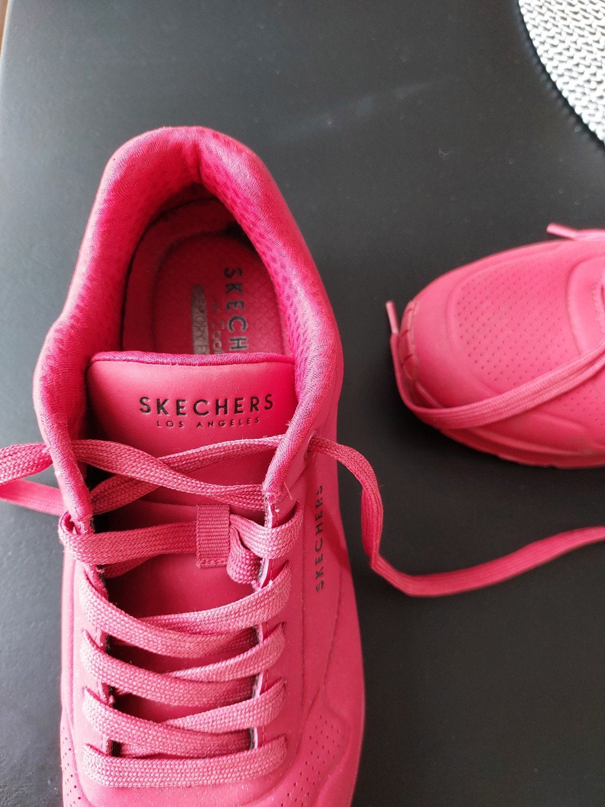 Rode skechers.   Rood.  2 a 3 x gedragen., Overige kleuren, Ophalen of Verzenden, Veterschoenen, Skechers.