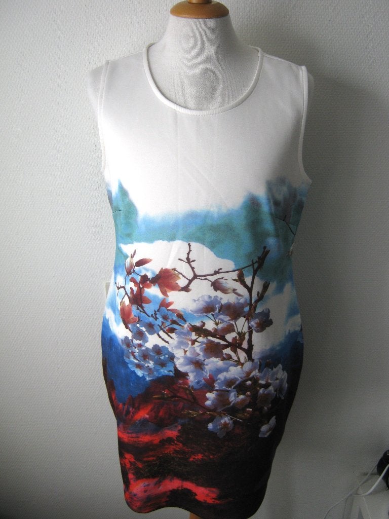 Mooie jurk maat 44 / 46 van Bodyflrt ., Blauw, Maat 42/44 (L), Nieuw, Ophalen of Verzenden