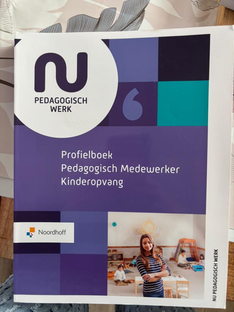 Pedagogisch medewerker boek, Ophalen of Verzenden, Zo goed als nieuw, Overige niveaus