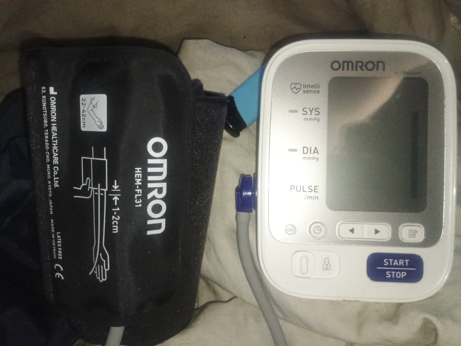 Omron M3 IT Bloeddrukmeter met Intelli Wrap Manchet, Ophalen of Verzenden, Zo goed als nieuw, Overige typen