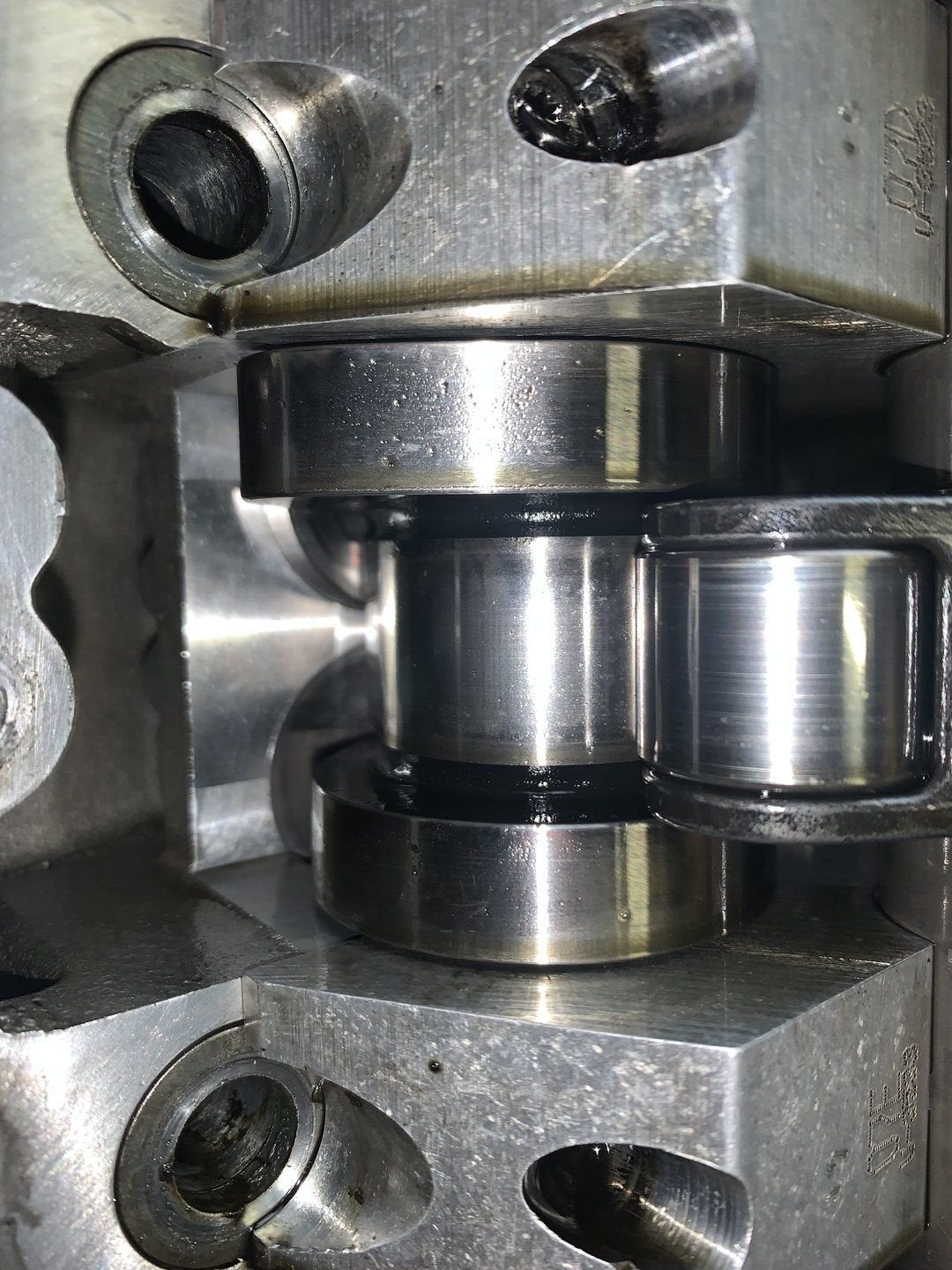 Foto 4 van Volkswagen T5 AXD AXE cilinderkop