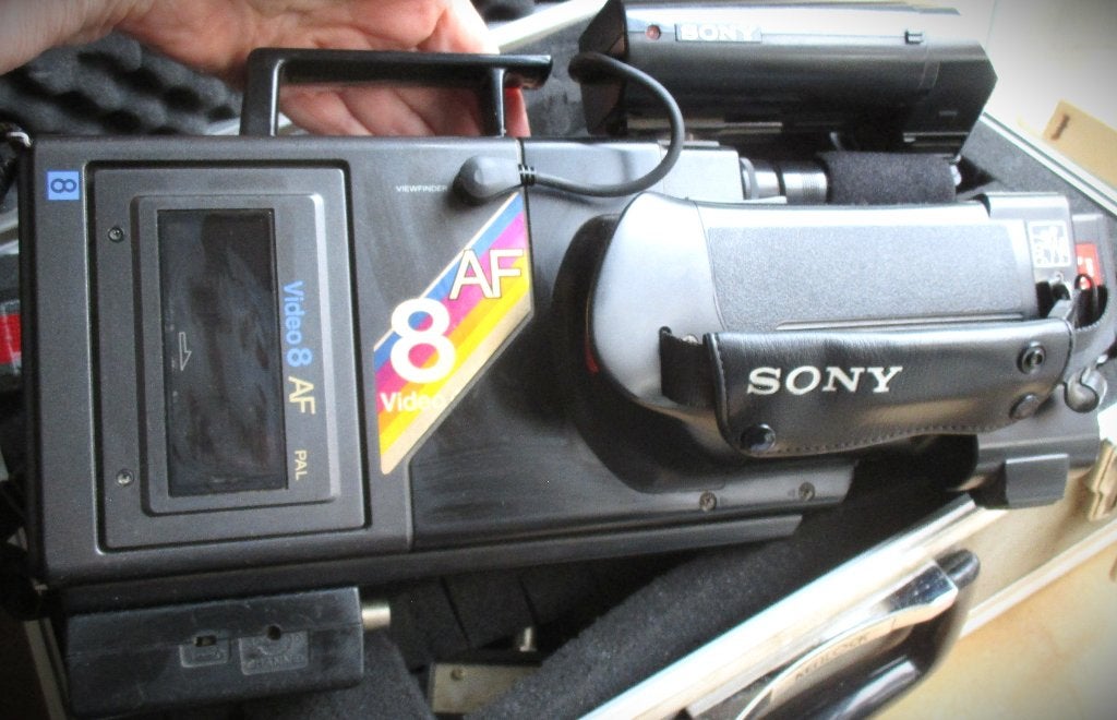 Foto 8 van Sony Handycam CCD V8 AF~Incl.Aver Media Ezmaker en Koffer