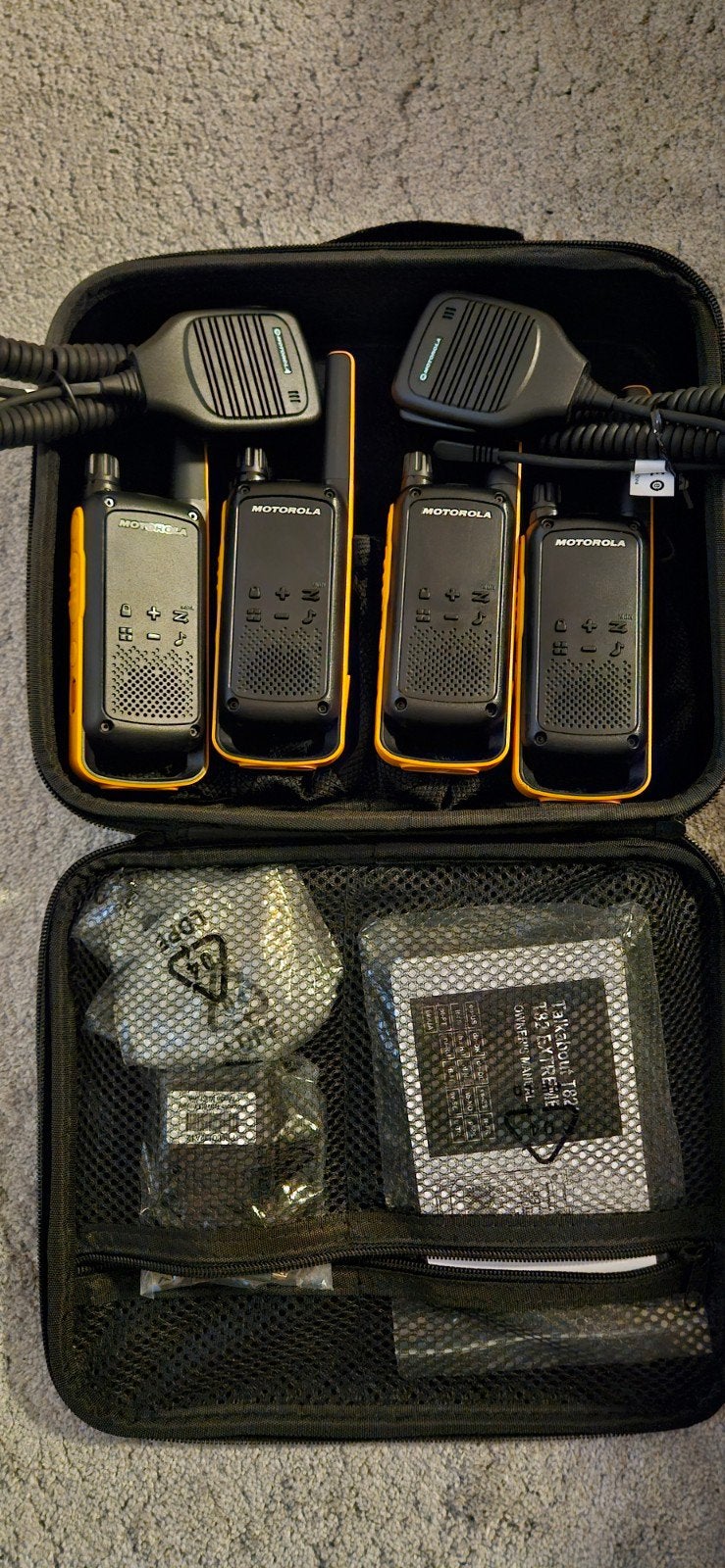 Motorola Talkabout T82 Extreme Portofoonset (4 stuks), Telecommunicatie, 5 tot 15 km, Ophalen of Verzenden, Zo goed als nieuw