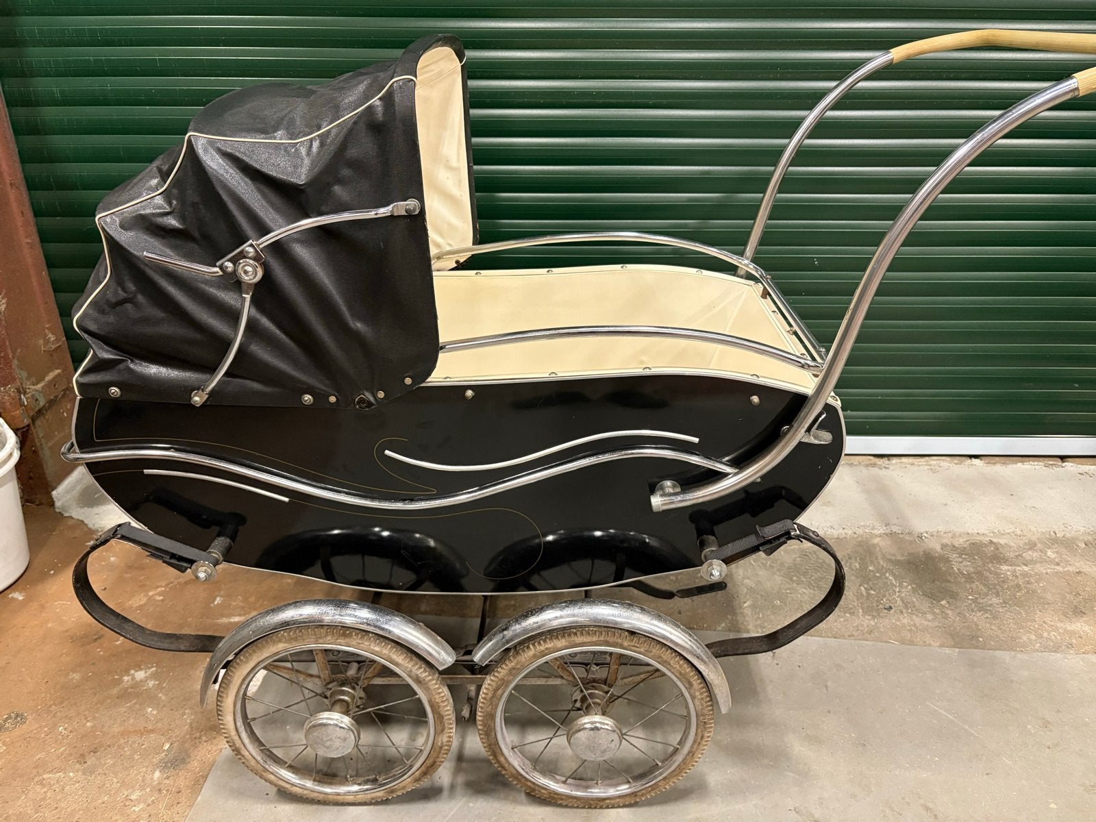 Antieke kinderwagen uit de jaren '50 - Riemersma, Gebruikt, Met reiswieg, Ophalen, Kinderwagen